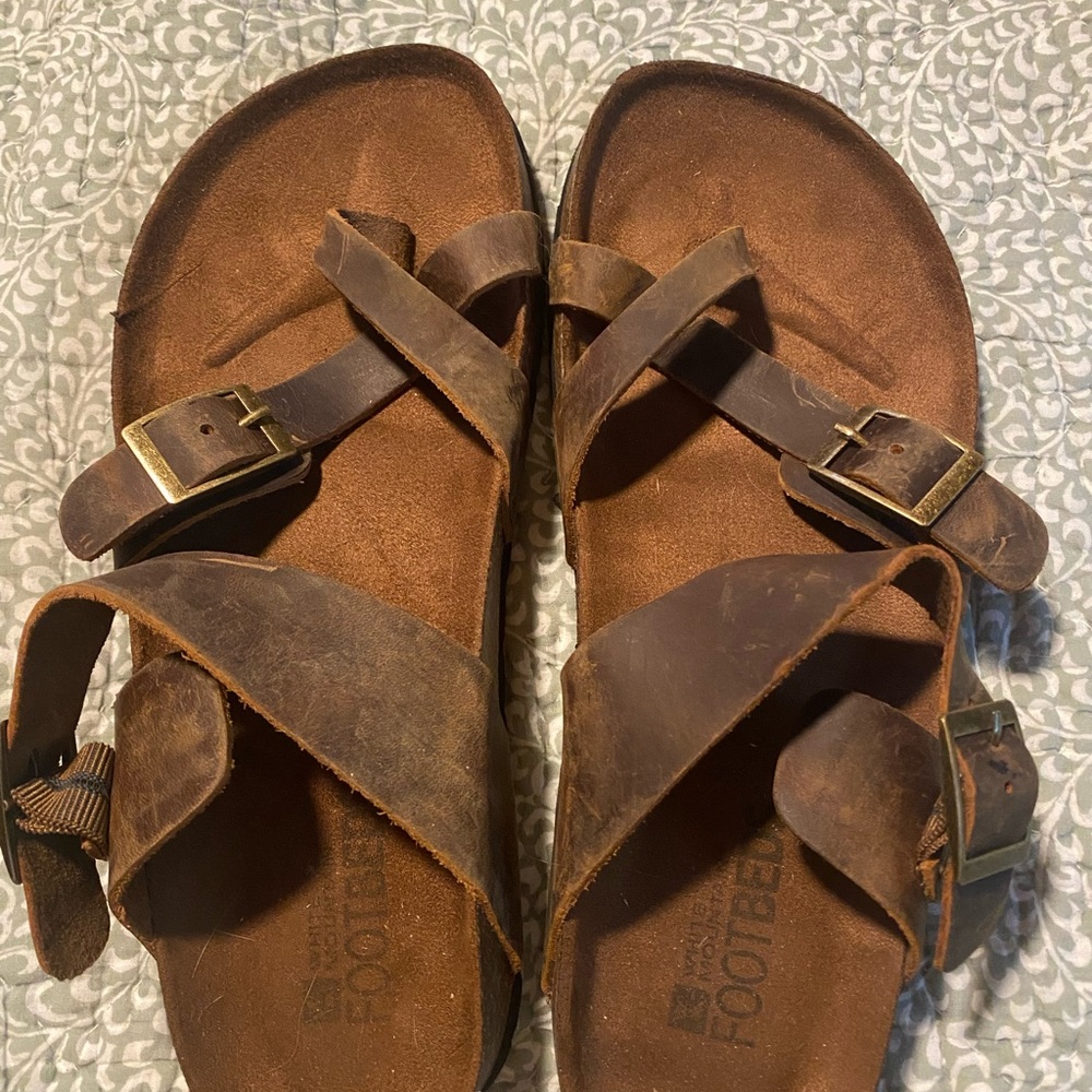 White mountain footbeds sandals size 8